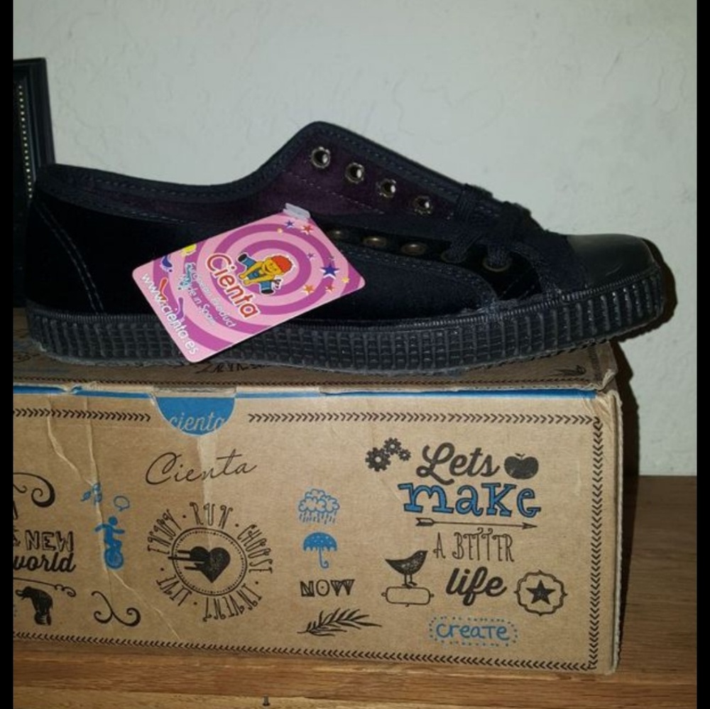 La Cienta kids shoe